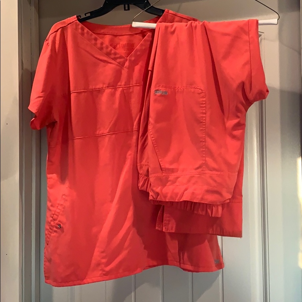 Scrub set